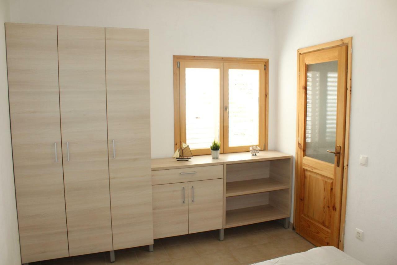 Apartments Andrea Vela Luka Buitenkant foto