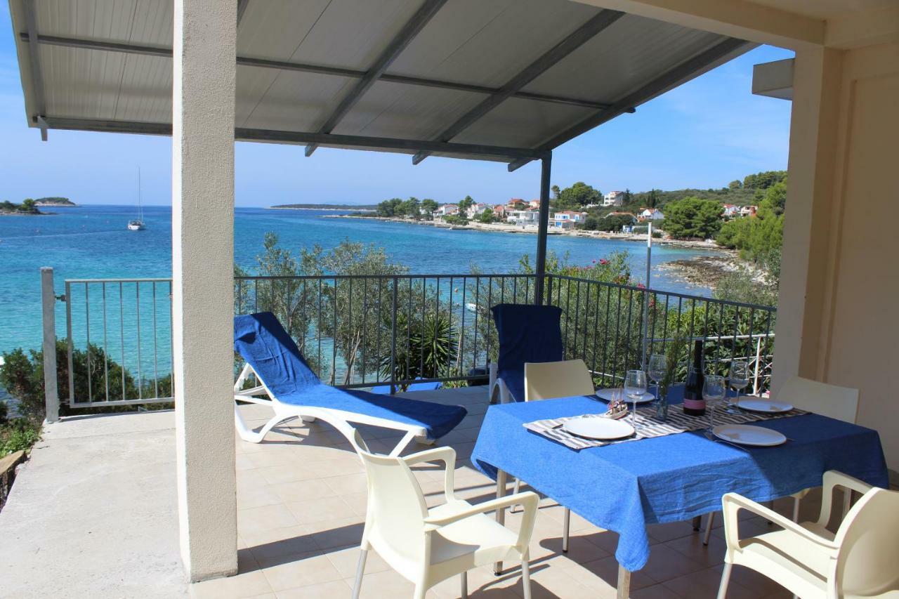 Apartments Andrea Vela Luka Buitenkant foto
