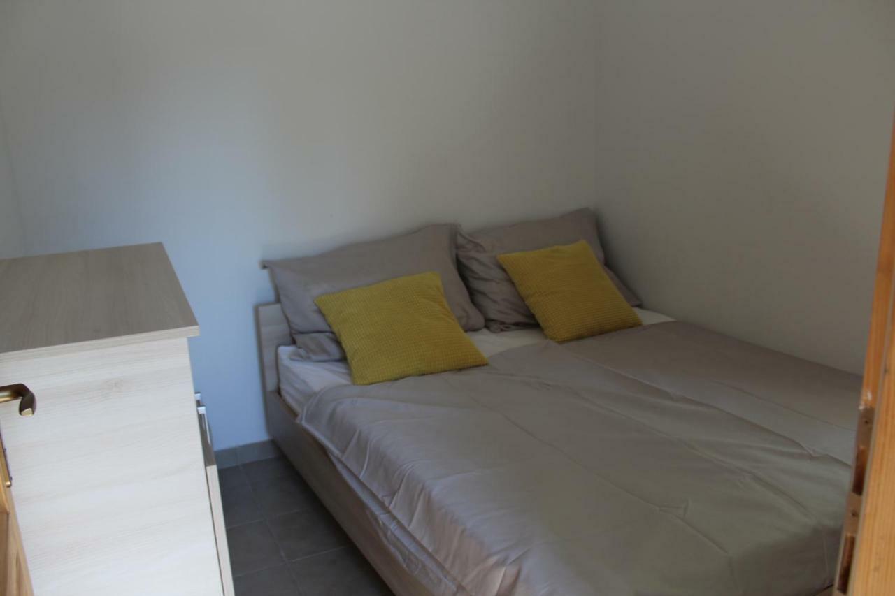 Apartments Andrea Vela Luka Buitenkant foto