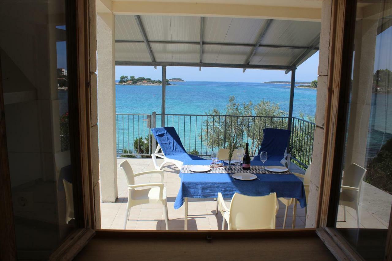 Apartments Andrea Vela Luka Buitenkant foto