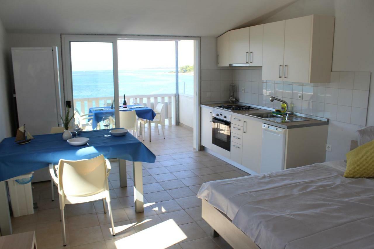 Apartments Andrea Vela Luka Buitenkant foto